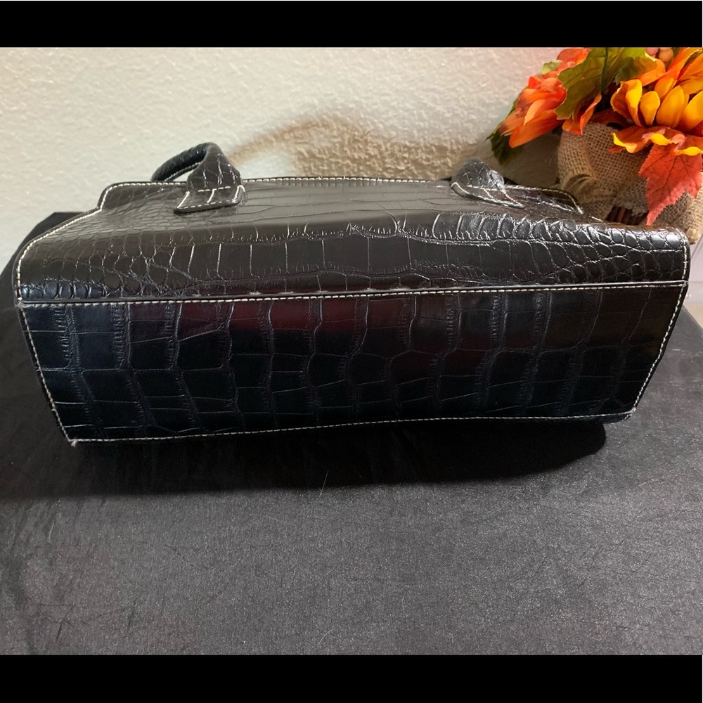 Tommy Hilfiger Mini Purse - Picture 3 of 8